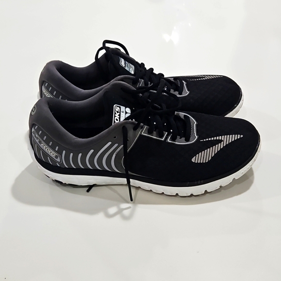 Brooks Pure Flow Mens Size 12 Running Shoes Athletic Sneakers